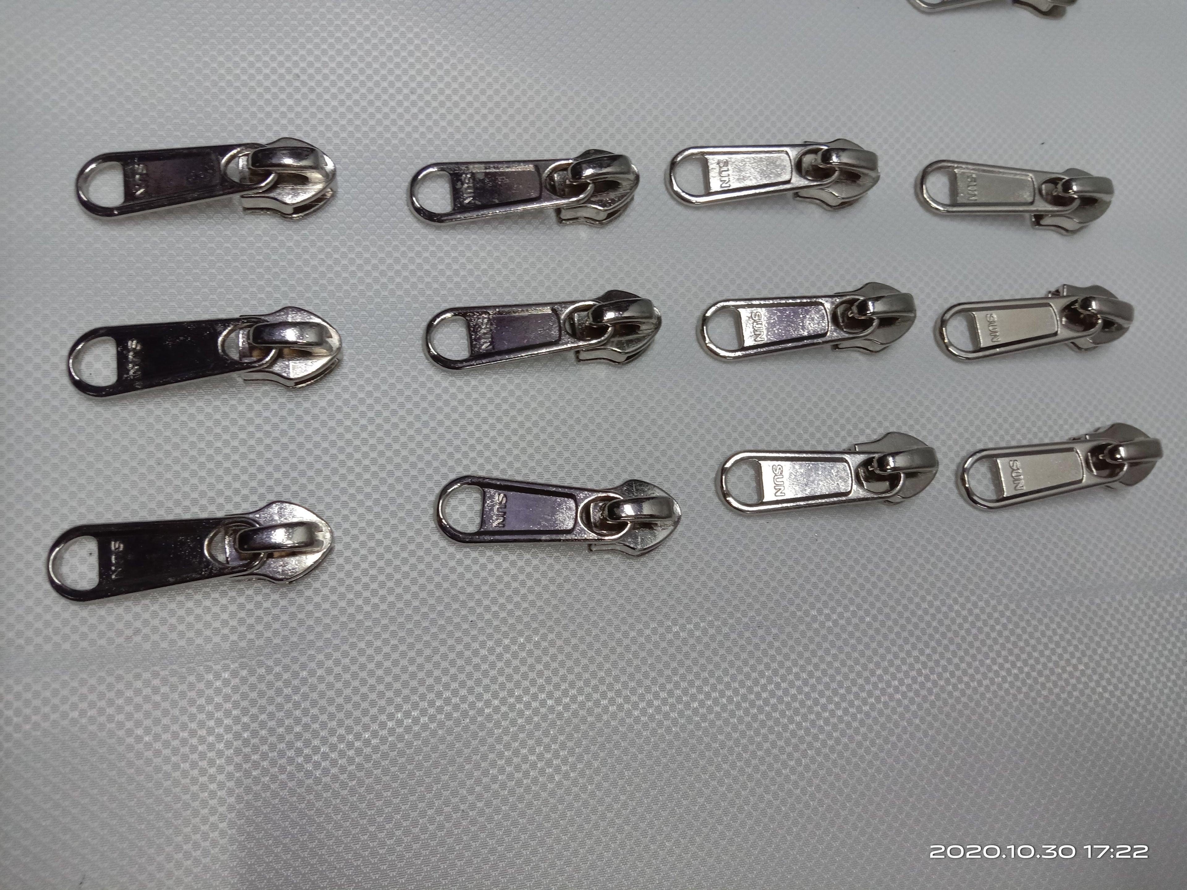 Metal Zipper Slider (Auto-Lock Type) ज़िप स्लाइडर