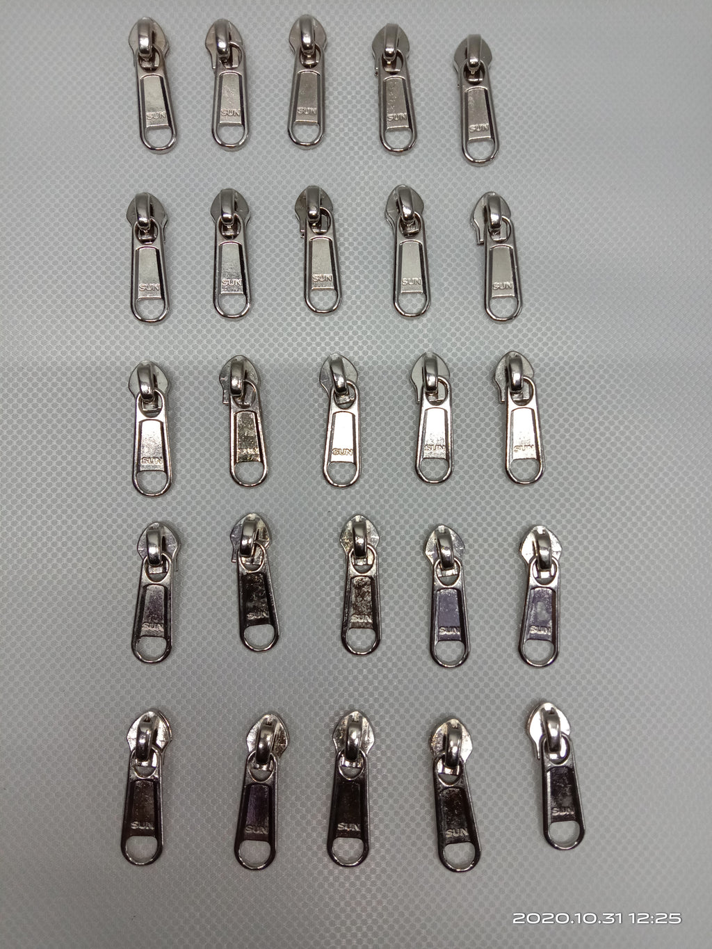 Metal Zipper Slider (Auto-Lock Type) ज़िप स्लाइडर