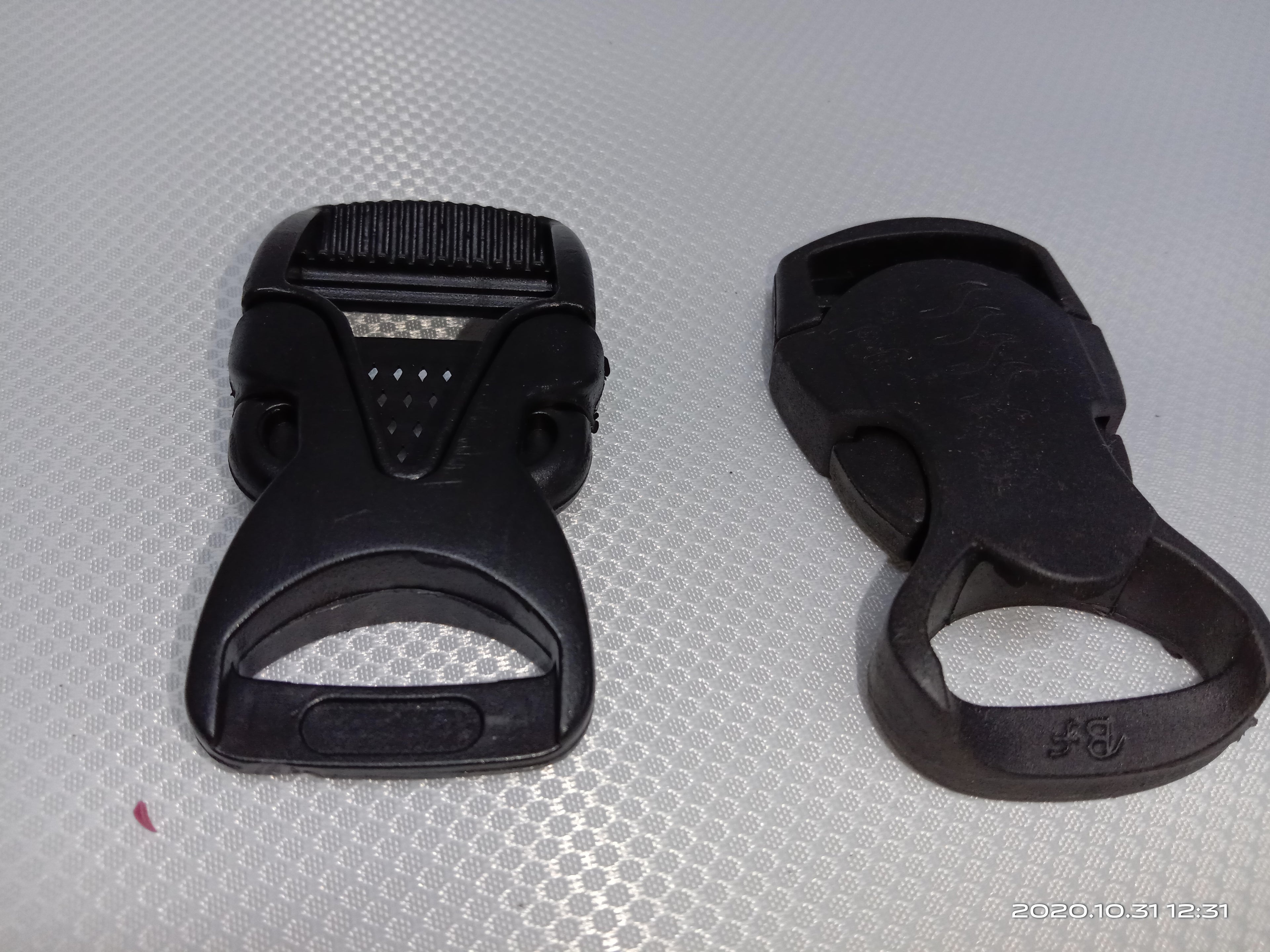 Plastic Side Release Buckle (Bag Buckle / Snap Buckle) बैग बकल / बेल्ट बकल